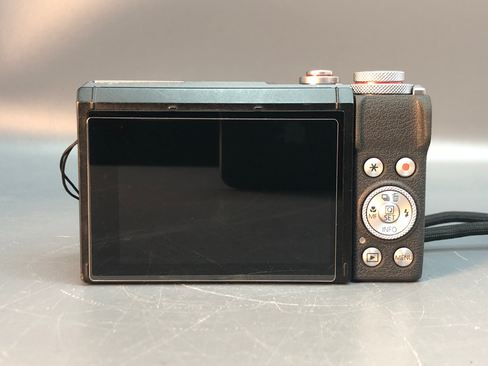 Canon G7X Mark III