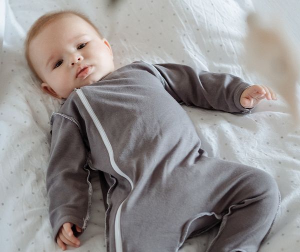 Одежда новорождённому: швами наружу или внутрь? Горячий вопрос! Одежда новорождённому: швами наружу или внутрь? Горячий вопрос!