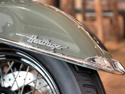 Heritage 114 Softail Harley-Davidson 2021 Vivid Black Deadwood Green / Vivid Black