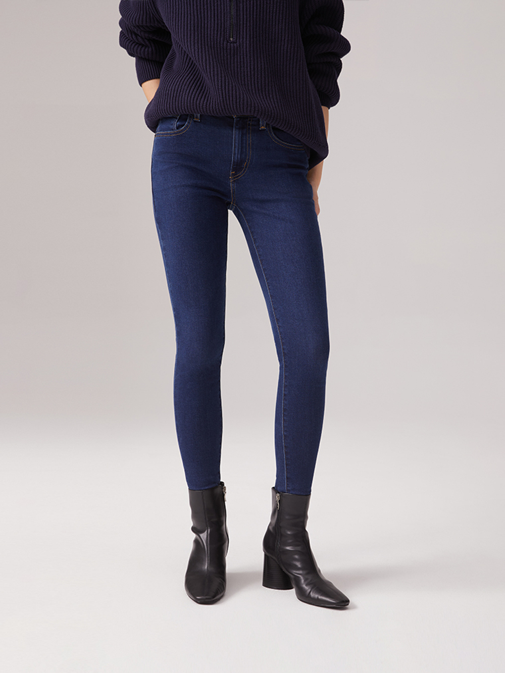 Женские облегающие джинсы с завышенной талией Levi's 721 High Rise Skinny 18882-0854