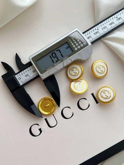 Пуговицы Гучч. Белые золото 20 мм эмаль