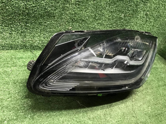 Битая Фара левая Jaguar E-PACE (2017-2021.) LED