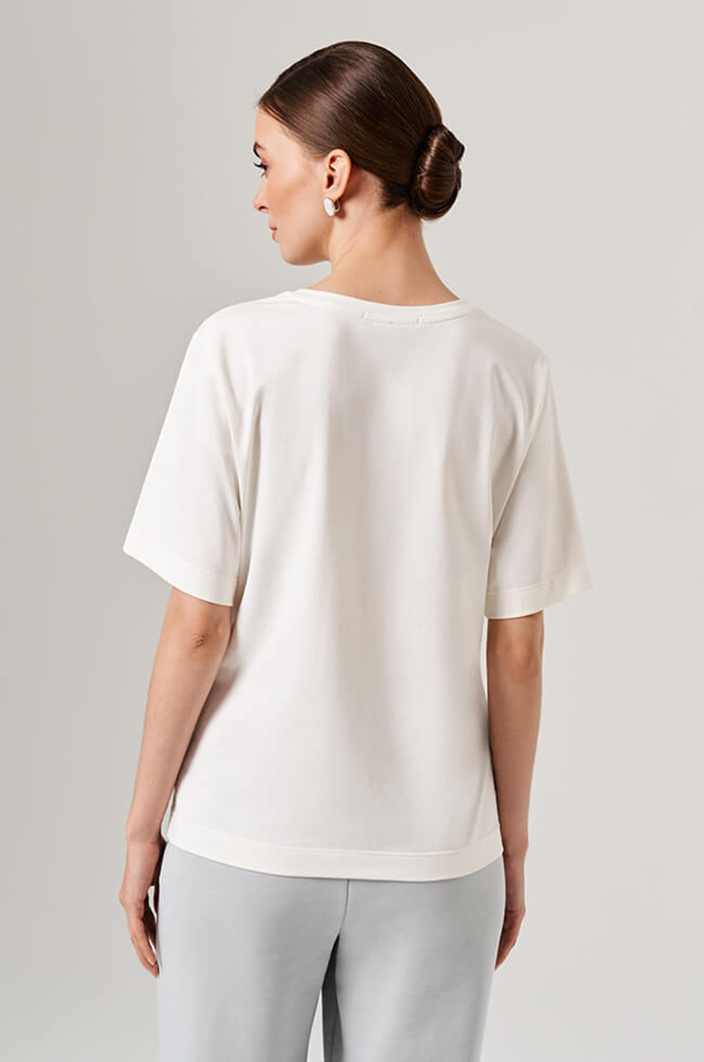 23174 Футболка женская (молочный)