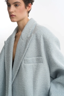 Пальто-халат в голубом цвете