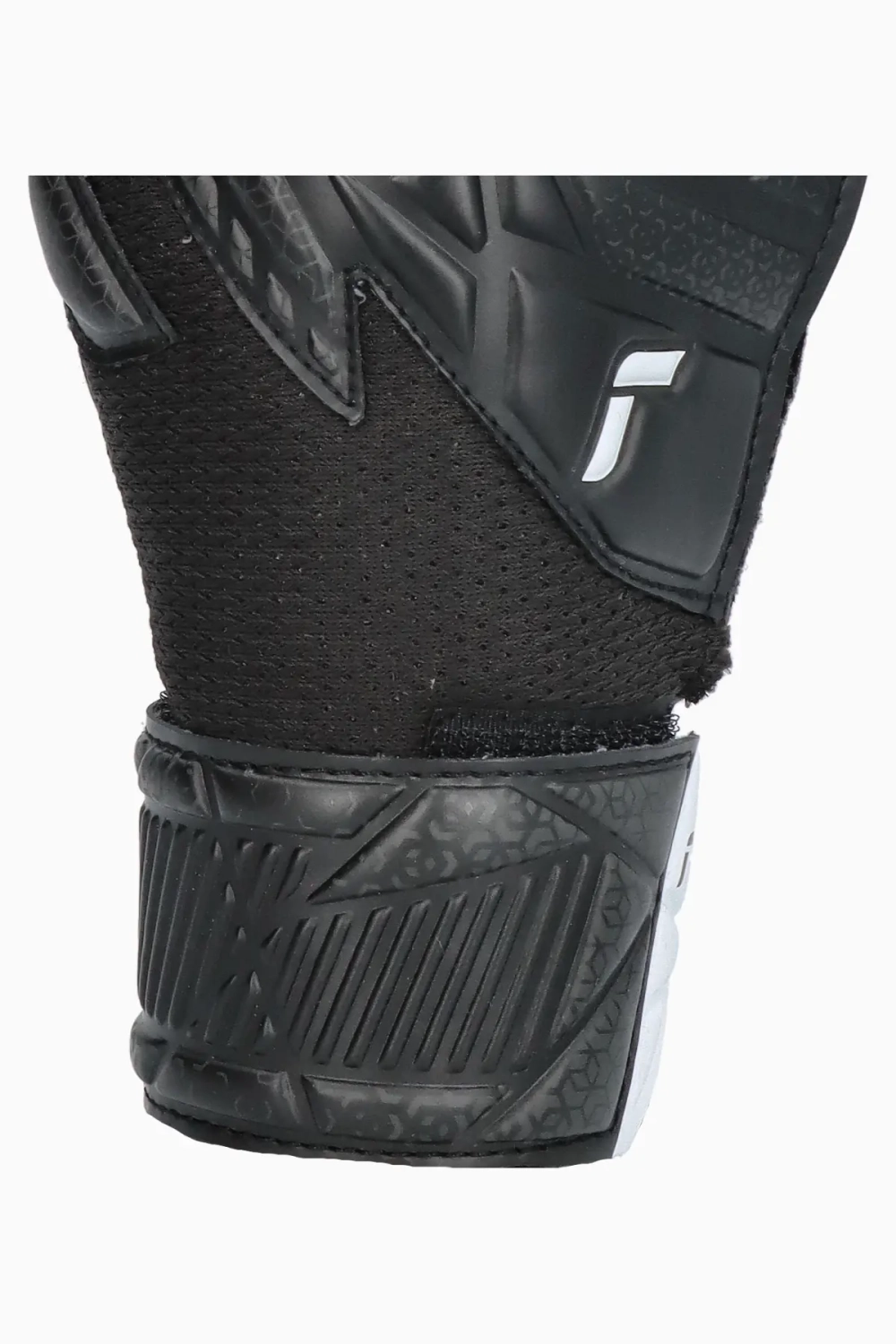 Вратарские перчатки Reusch Attrakt Infinity Junior - черный