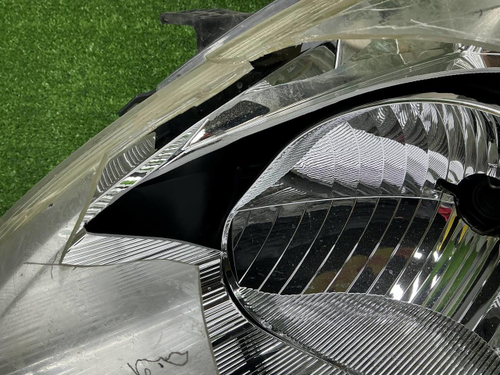 Битая Фара левая Suzuki Swift 4 (10-13) галоген