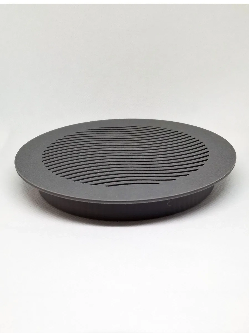 Решетка вентиляции с фланцем D100 мм (цвет: серый бетон)