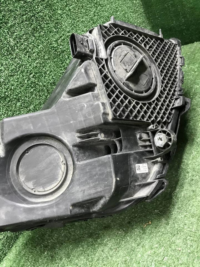 Фара левая Mercedes GLC X253 (2019-2022) LED