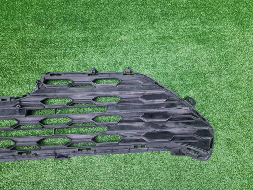 Решетка радиатора Toyota RAV4 5 XA50 (2018-н.в.)