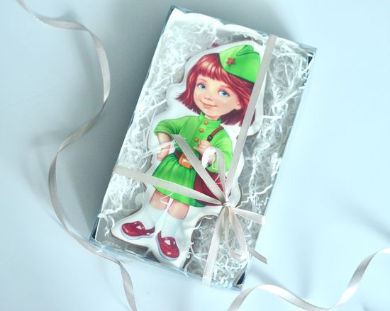 Пряник в коробочке на 23 февраля «девушка в пилотке»