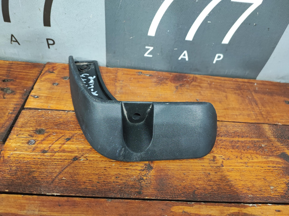 Брызговик задний левый Kia Rio 4 X-Line 17-20 Б/У Оригинал 86841H0500