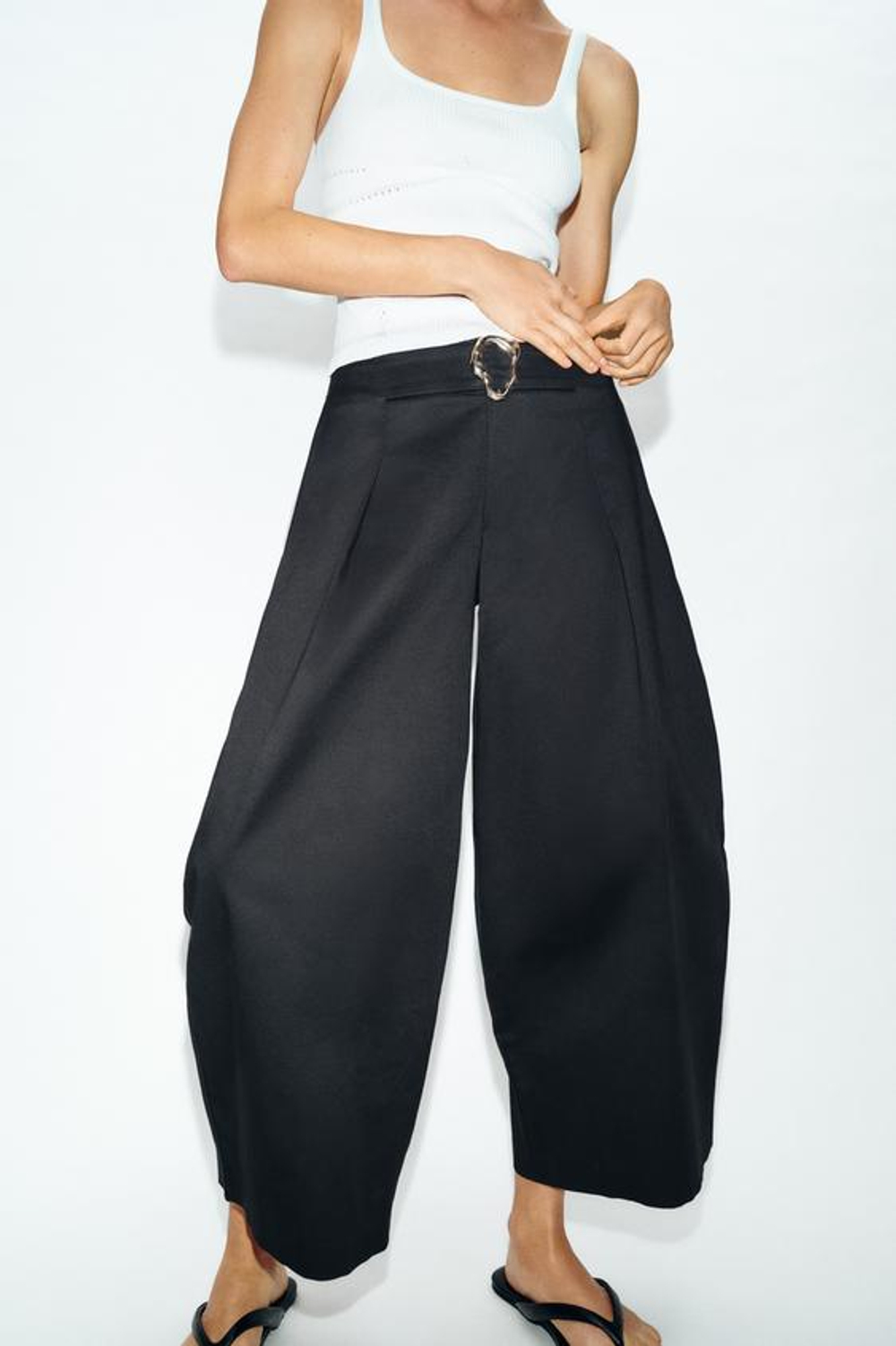 ZARA БРЮКИ BARREL С ПРЯЖКОЙ, ЧЕРНЫЙ