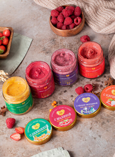 Набор меда с ягодами и бетулином
