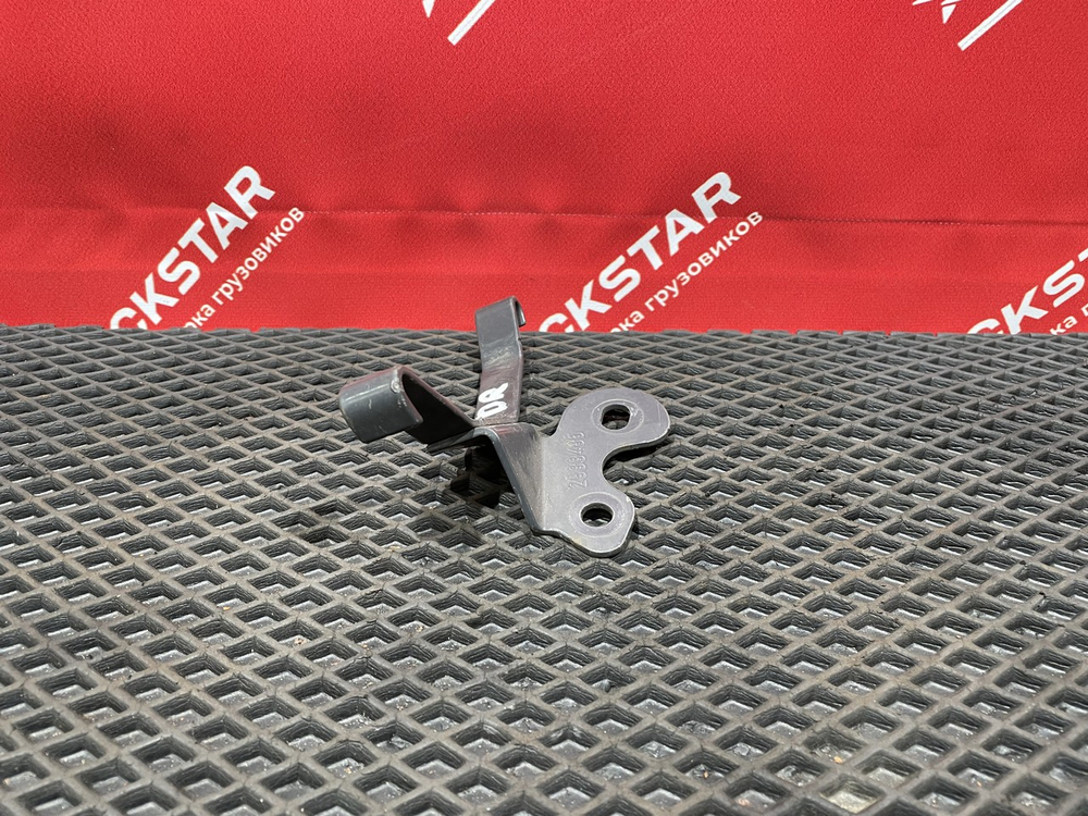 Кронштейн патрубка воздушного фильтра