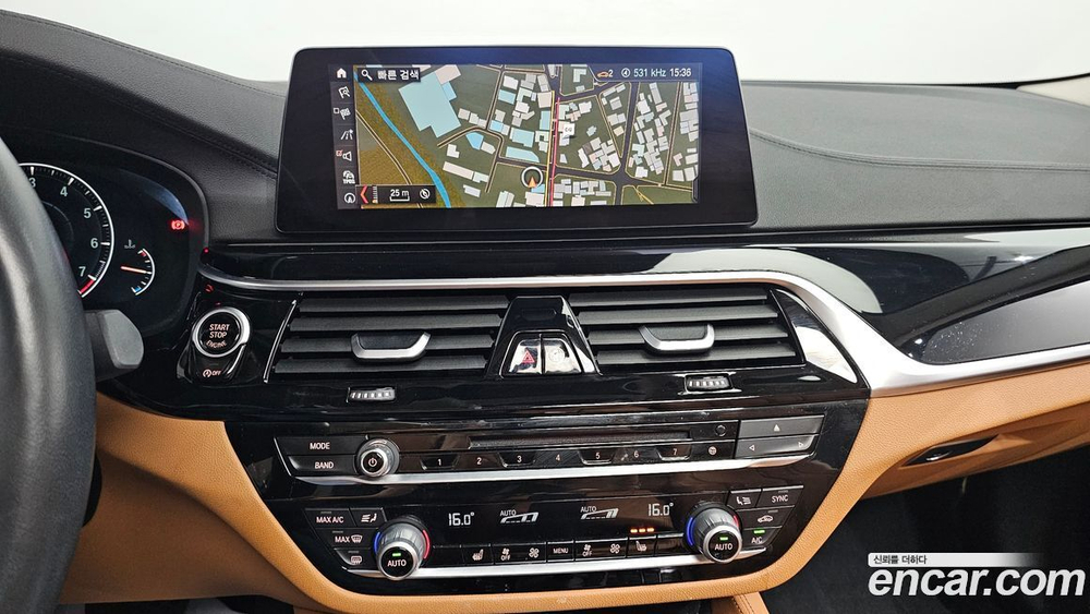 BMW 5 Series (G30) 520i Luxury (08.2019)
