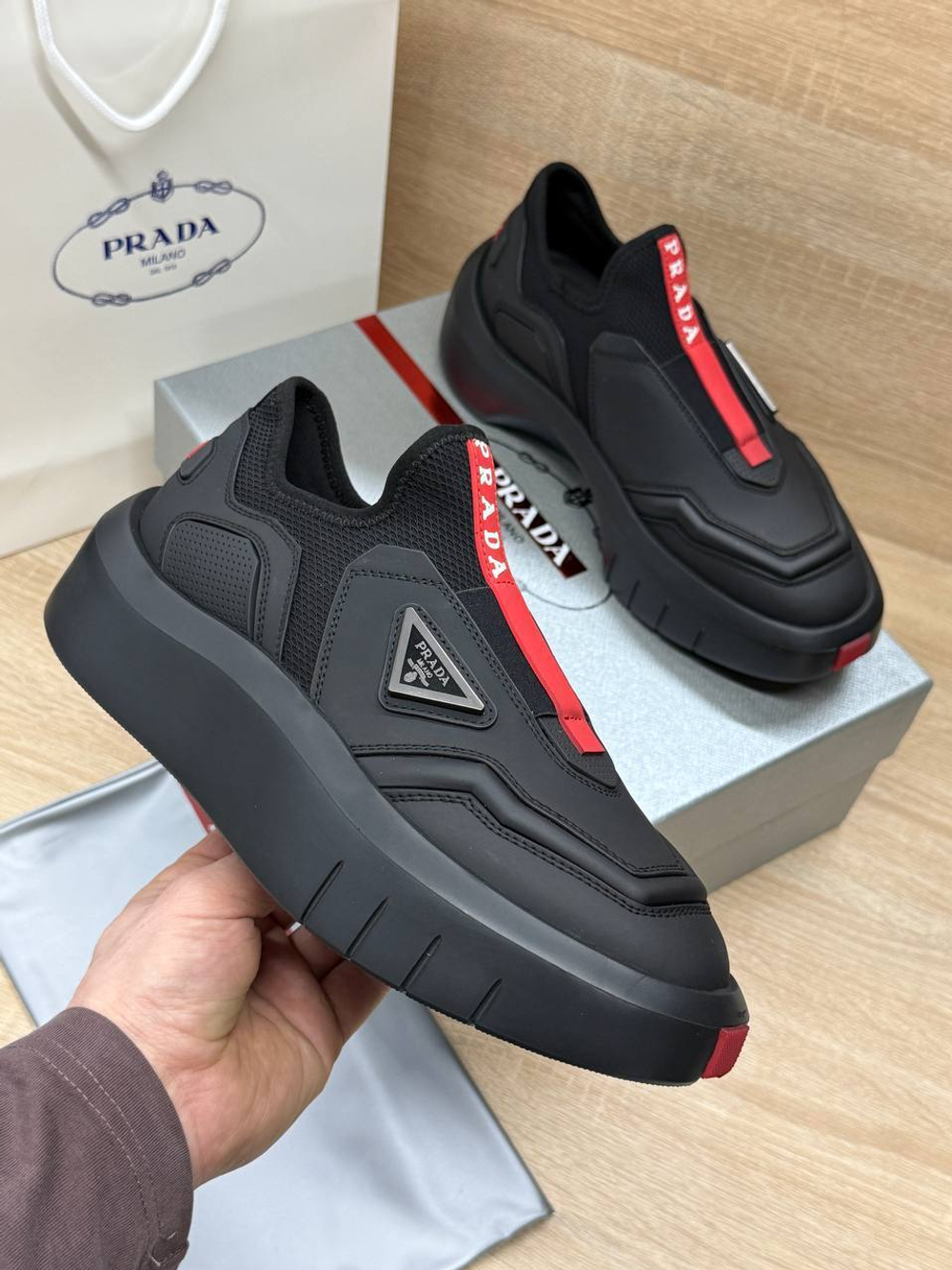 Кроссовки Prada