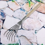 Грабли веерные проволочные 6-ти зубые оцинкованные с ручкой