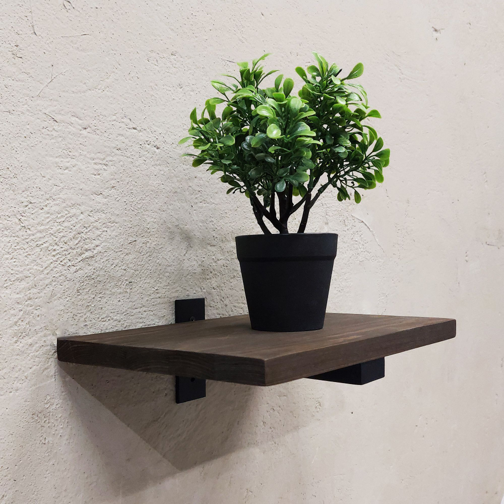 Настенные полки из натурального дерева в стиле Лофт