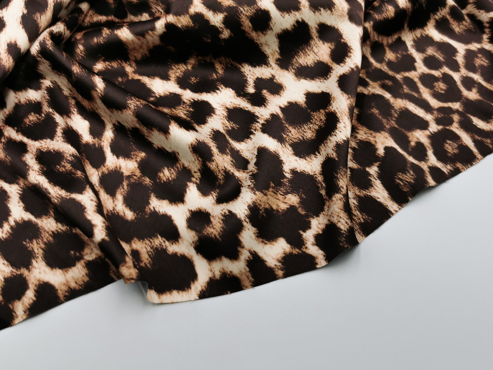 Эластичный бельевой атлас-стрейч, натуральный леопард, (Арт: ASP-006)