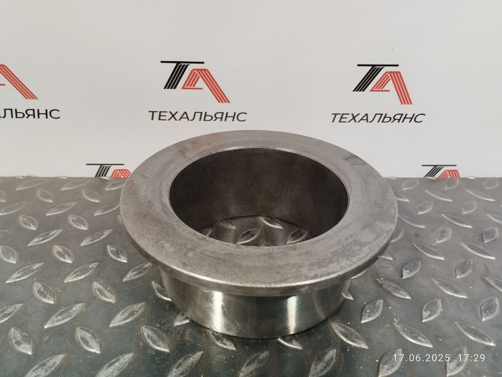 Втулка 17M-50-24170