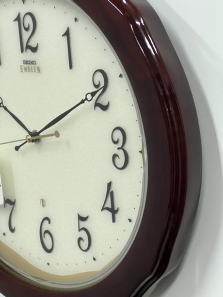 Настенные часы Seiko AHS521B