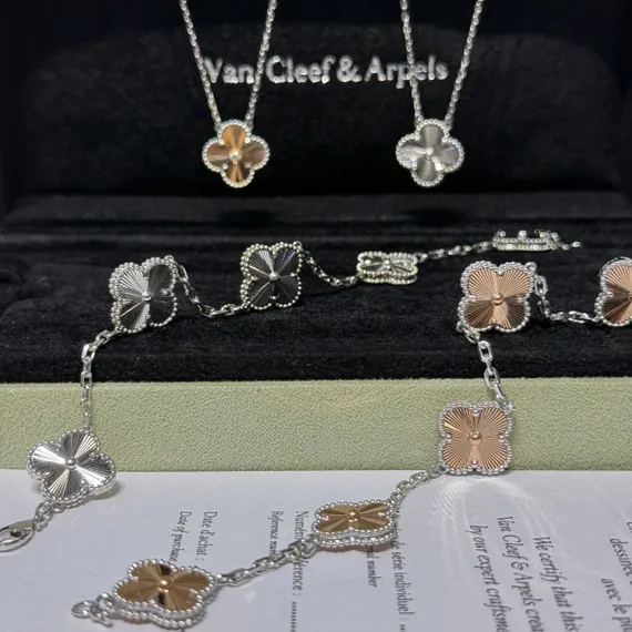 Подвеска Van Cleef &amp; Arpels Alhambra
