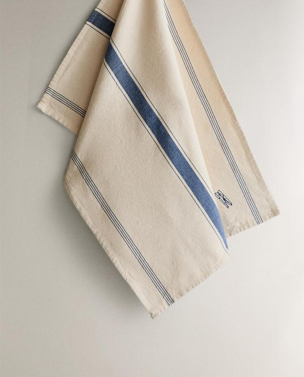 ZARA HOME КУХОННОЕ ПОЛОТЕНЦЕ ИЗ ХЛОПКА С ВЫШИВКОЙ, СИНИЙ