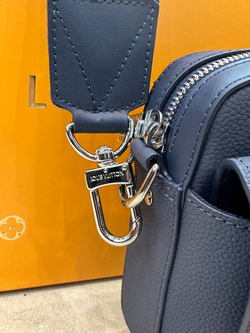 Сумка-мессенджер Louis Vuitton