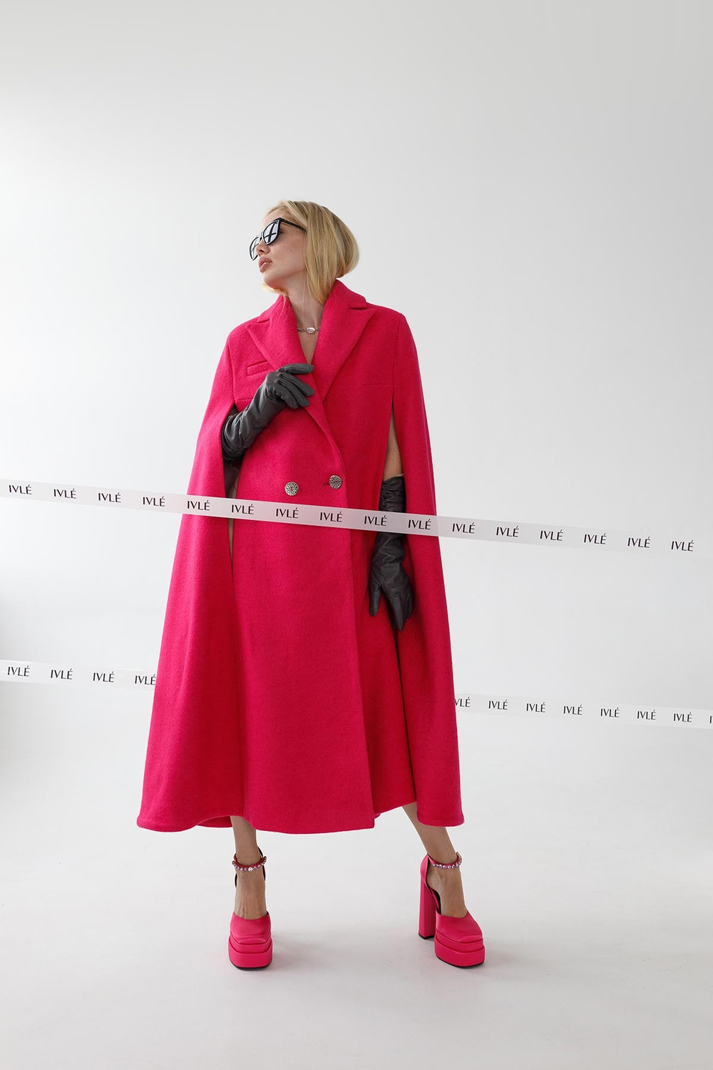 Пальто кейп в оттенке фуксия из итальянской шерсти
