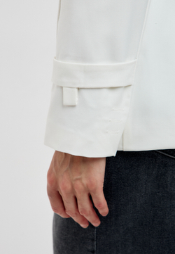 Приталенный жакет