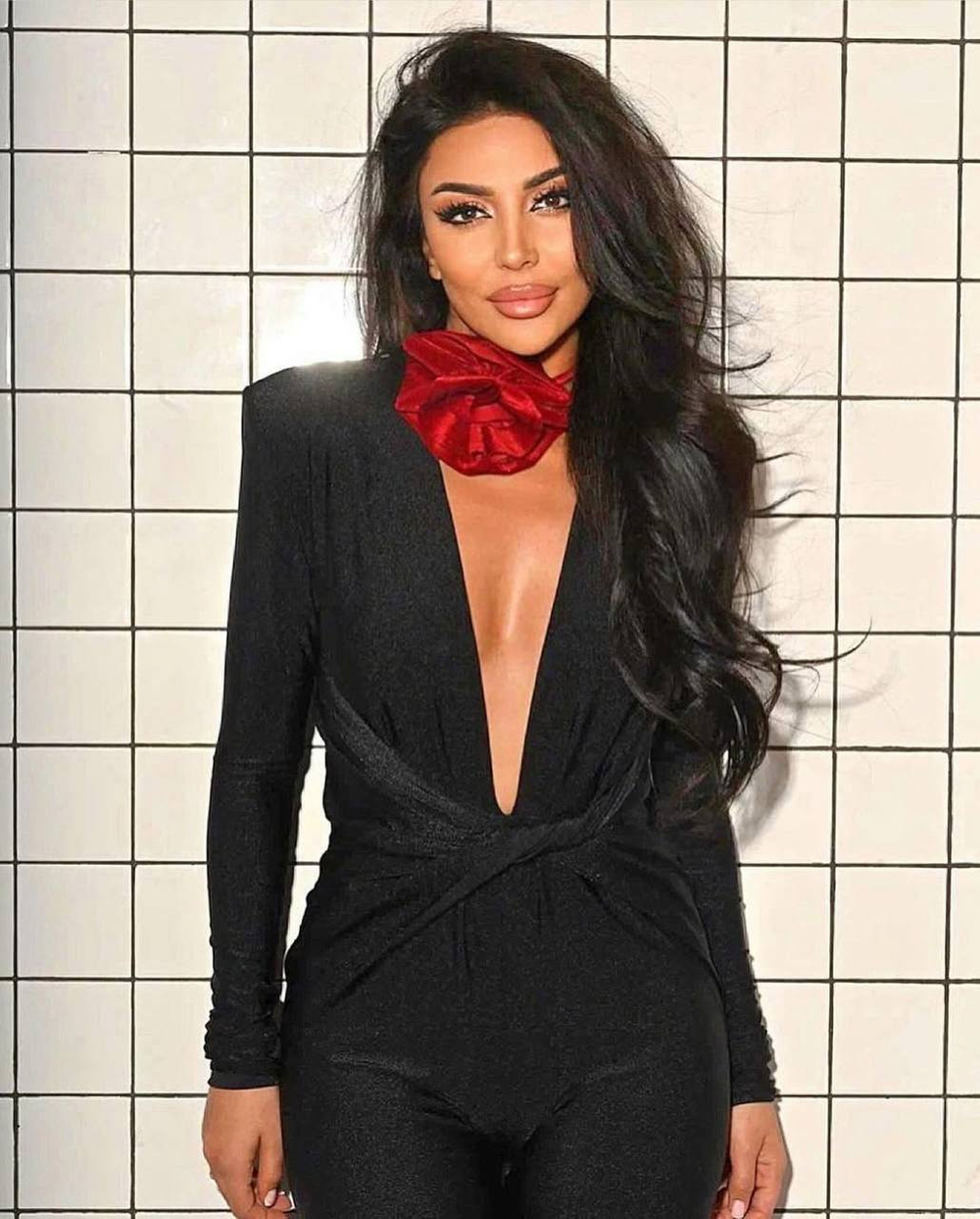 Комбинезон с розой из бифлекса