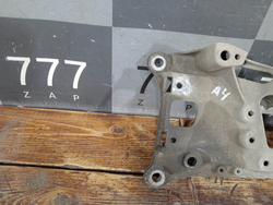Кронштейн КПП траверса Audi A4 (B9) 15-нв Б/У Оригинал 8W0399262AP