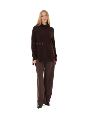 Прямые брюки цвета капучино с ремнем