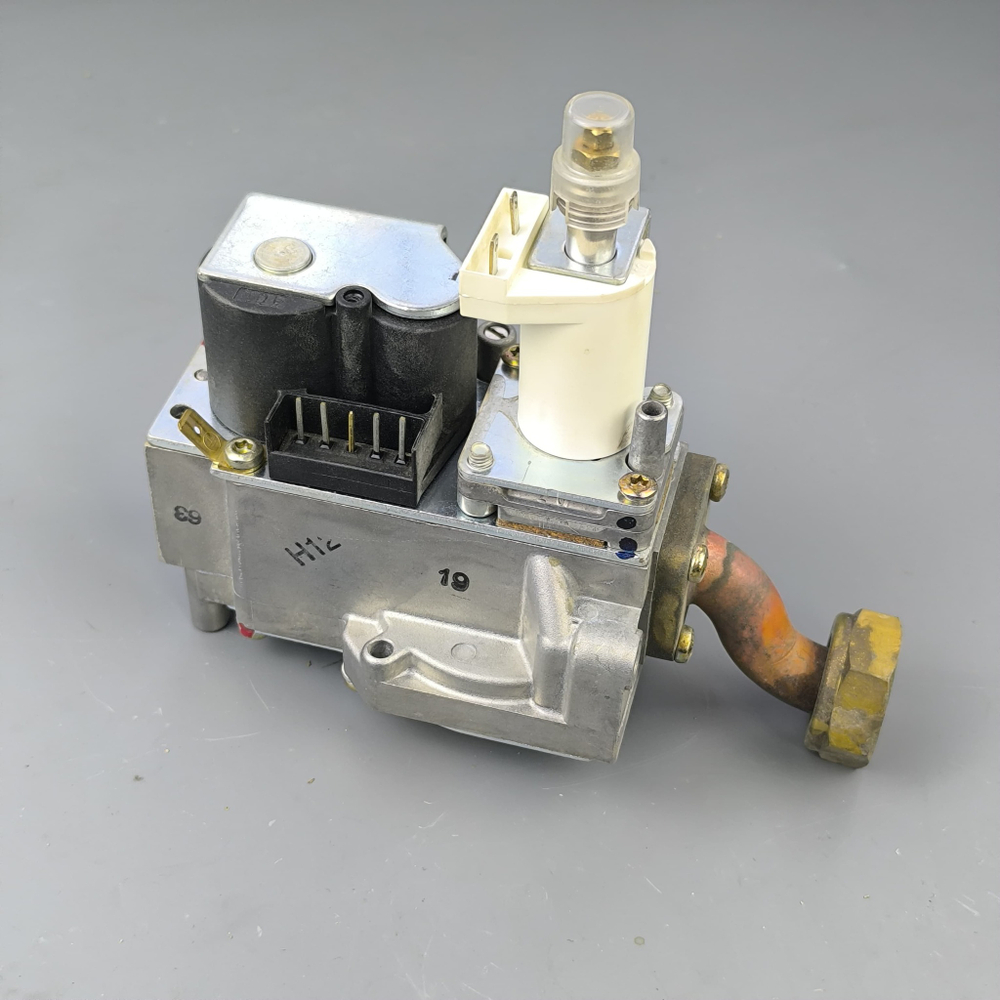 Б/У Газовый клапан Honeywell VK4105M 5033 для котлов BAXI арт. 5665220