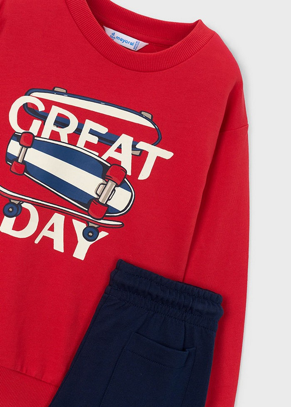 спортивный костюм