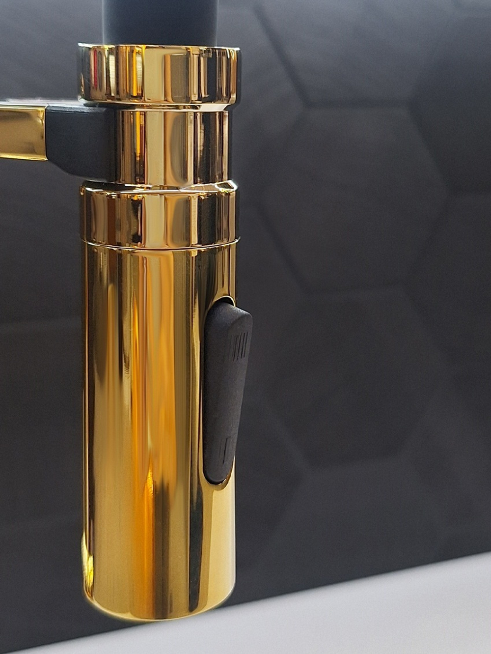 Смеситель для кухни с гибким изливом AltroBagno Flusso 050205 Gl