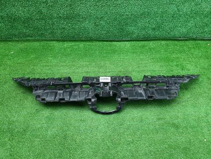 Кронштейн решетки радиатора Toyota RAV4 XA50 18-нв