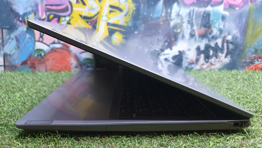 Ноутбук Lenovo i3-8/4Gb/FHD