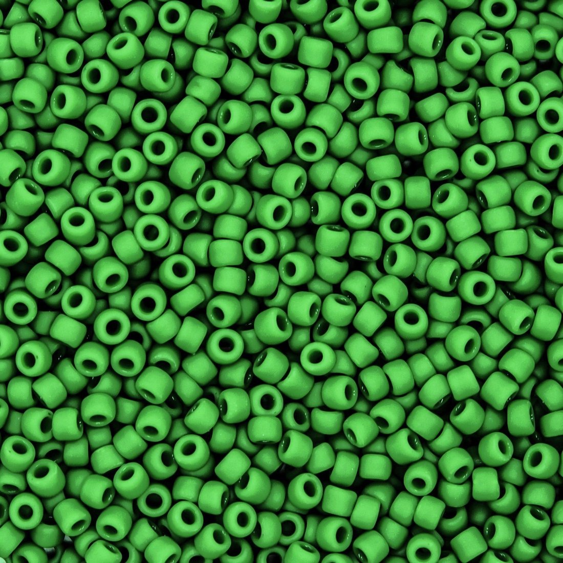 Японский бисер TOHO Round 11/0 (№47F), непрозрачный матовый