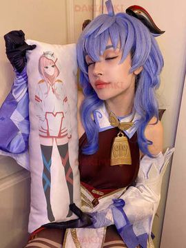 Мини дакимакура Зеро Ту 002 из Милый во Франкcе арт. M0579, 60х20 см