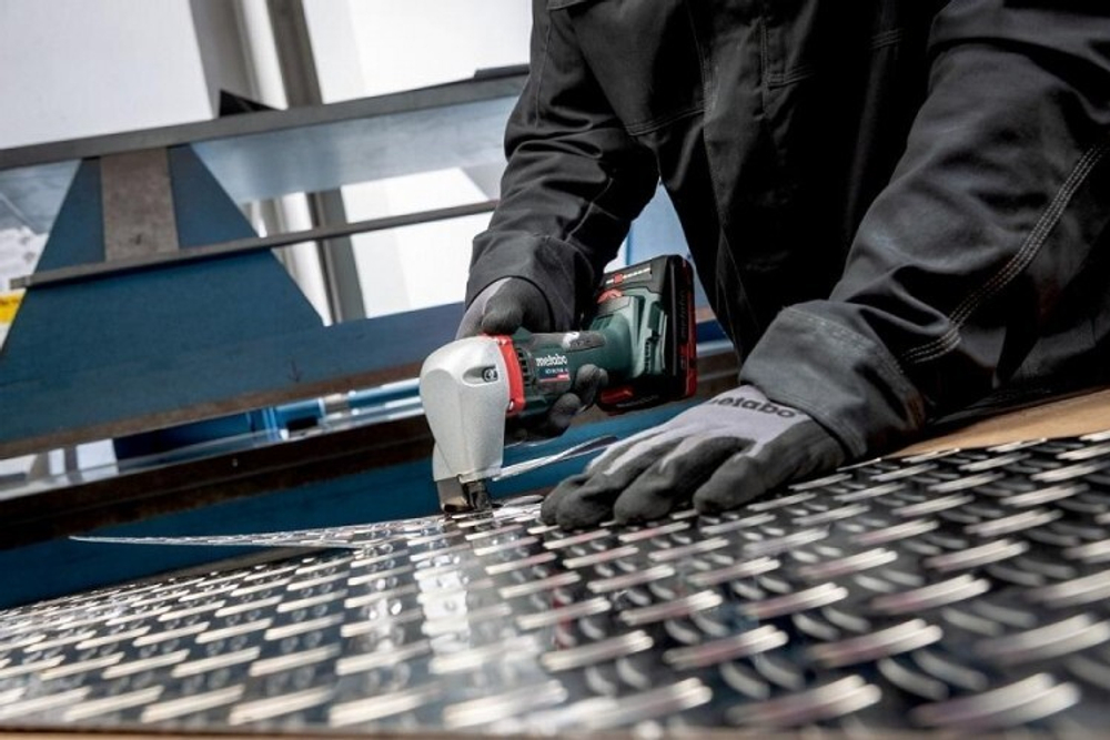 Ножницы аккумуляторные METABO SCV 18 LTX BL 1.6 без АКБ и ЗУ 601615850