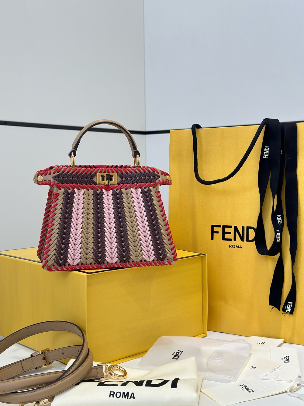 Fendi Peekaboo ISeeU Petite 20 cm