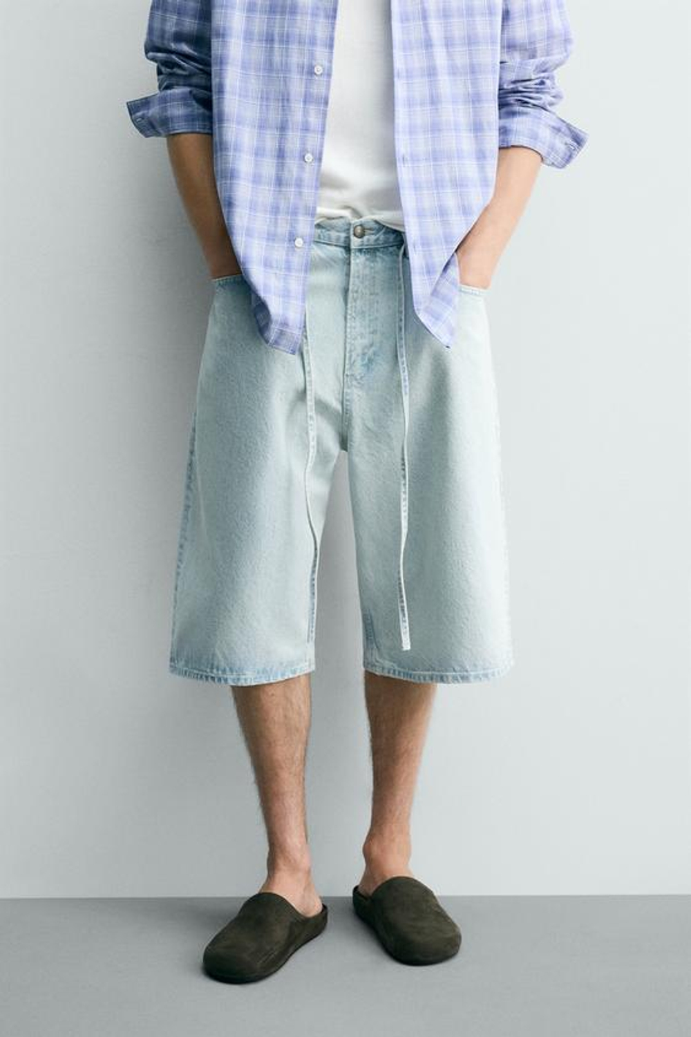 ZARA ДЖИНСОВЫЕ ШОРТЫ BAGGY С ВЫШИВКОЙ, ГОЛУБОЙ