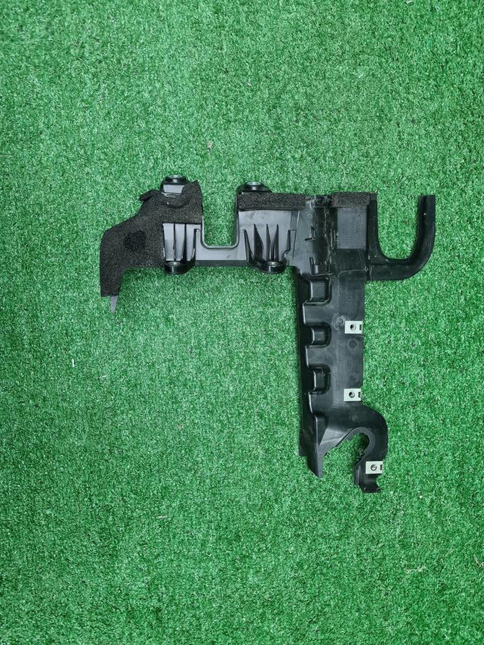 Кронштейн площадки АКБ LR Discovery Sport (19-нв)