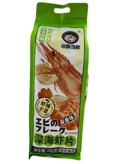 Огромная пачка китайских чипсов со вкусом чеснока и креветок