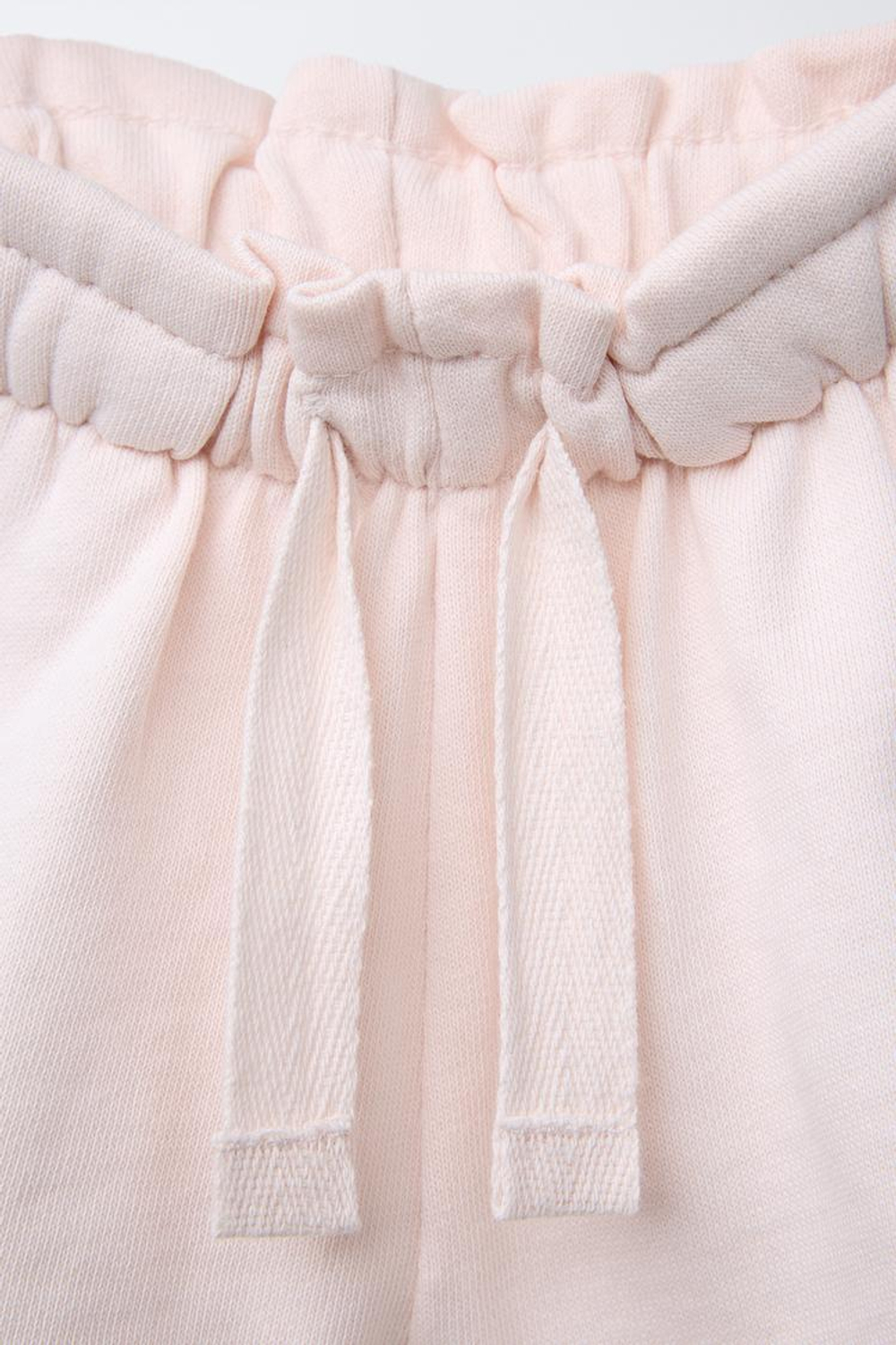 ZARA БАЗОВЫЕ ШОРТЫ ИЗ МЯГКОЙ ТКАНИ С ЦВЕТОЧНОЙ ВЫШИВКОЙ, СЛОНОВАЯ КОСТЬ