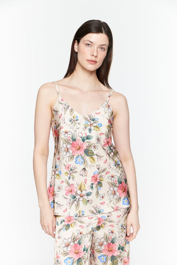 Шелковый топ с цветами