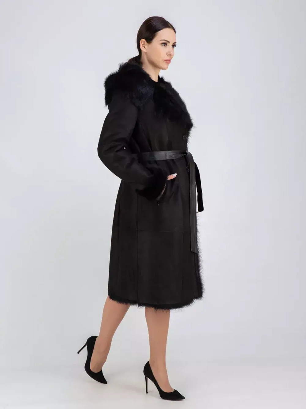 Дубленка зимняя натуральная с капюшоном длинная и теплая