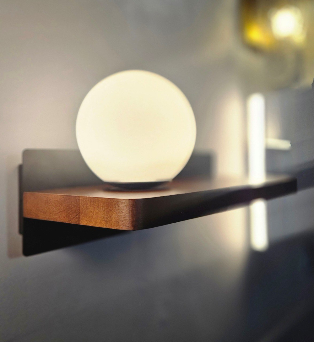 Бра Charging the lamp Right