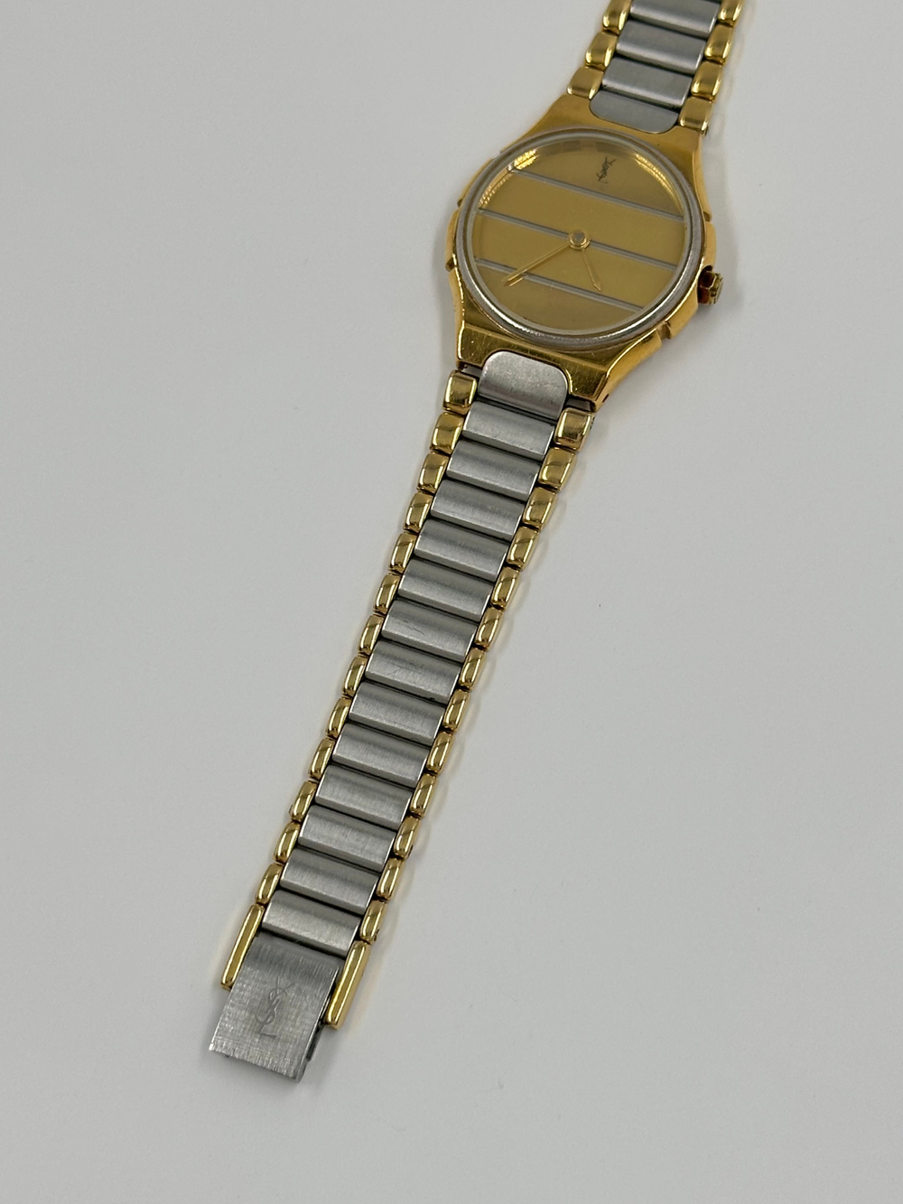 Часы Yves Saint Laurent